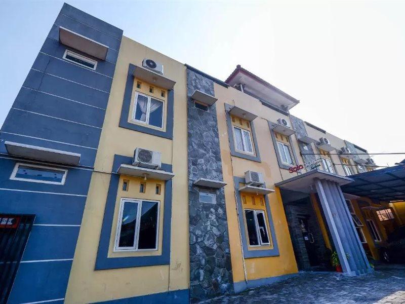 Super Oyo 2209 Solo Point Guest House Syariah Exterior foto