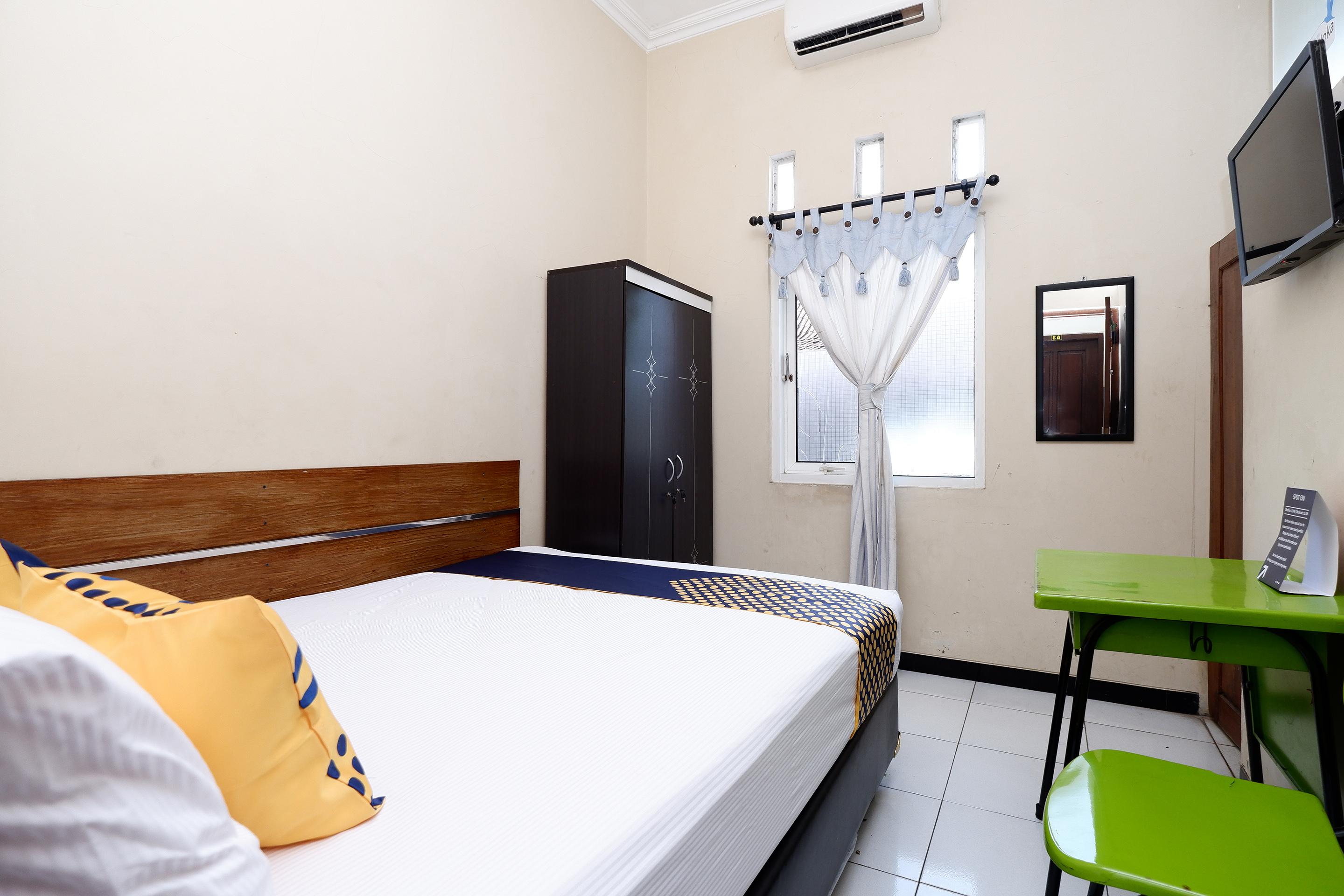 Super Oyo 2209 Solo Point Guest House Syariah Exterior foto